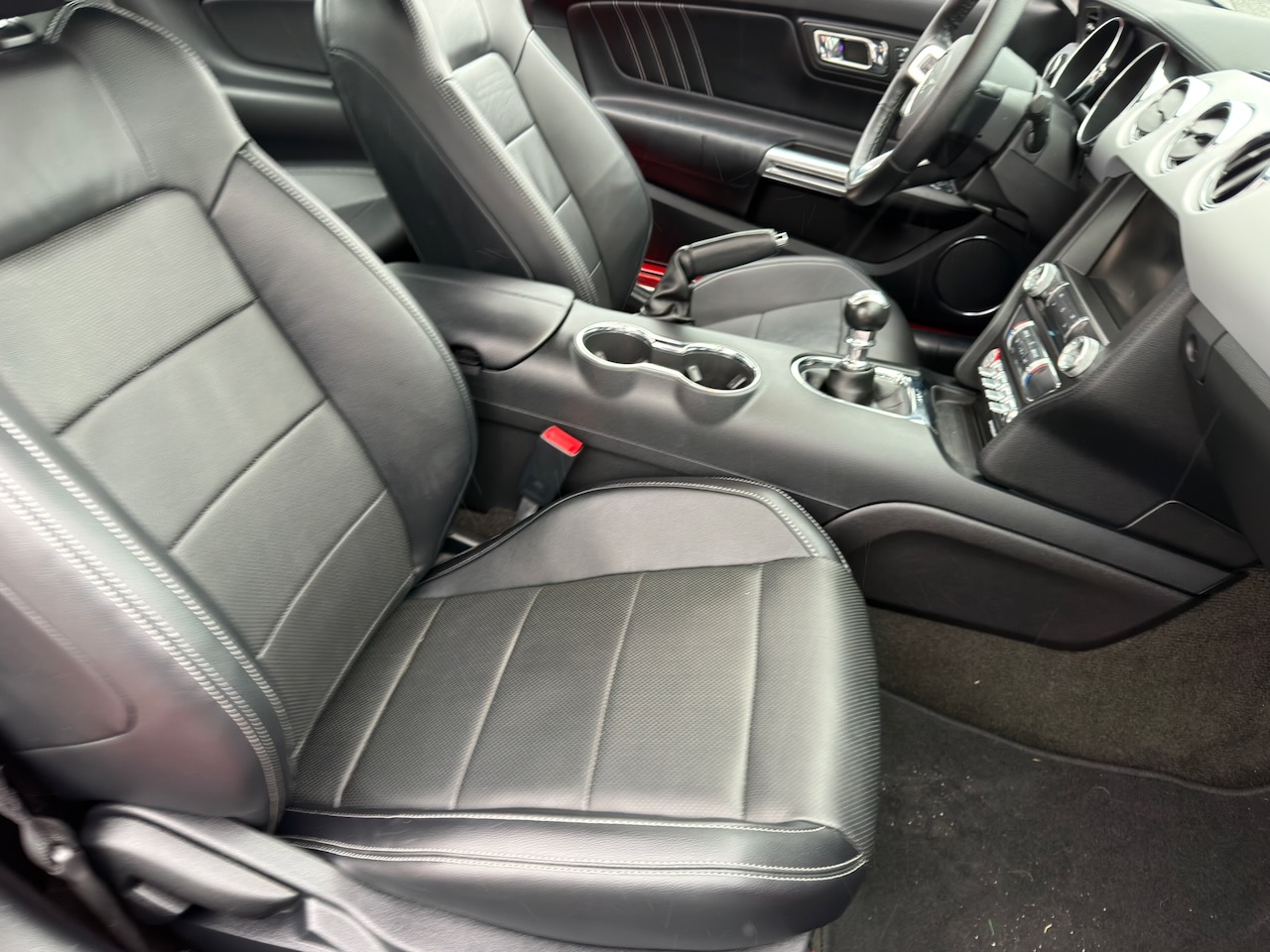 
								Ford Mustang Ecoboost full									